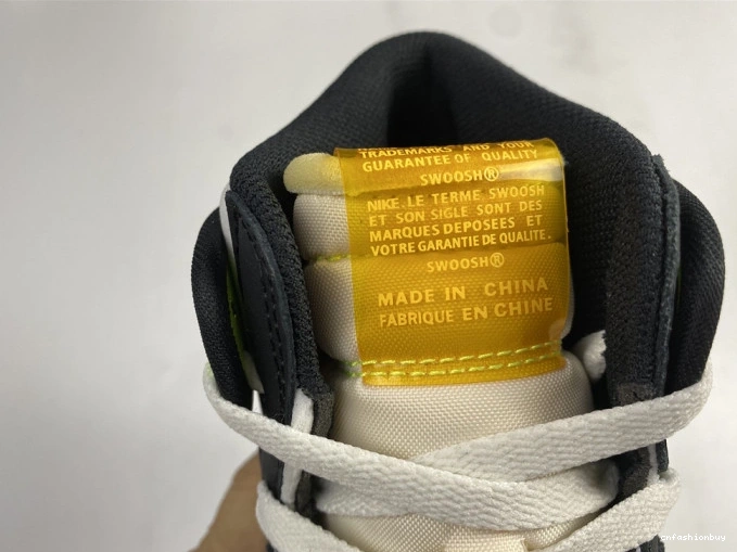GOLD' HIGH JORDAN 1 'VOLT 555088-118 AIR RETRO OG 1107